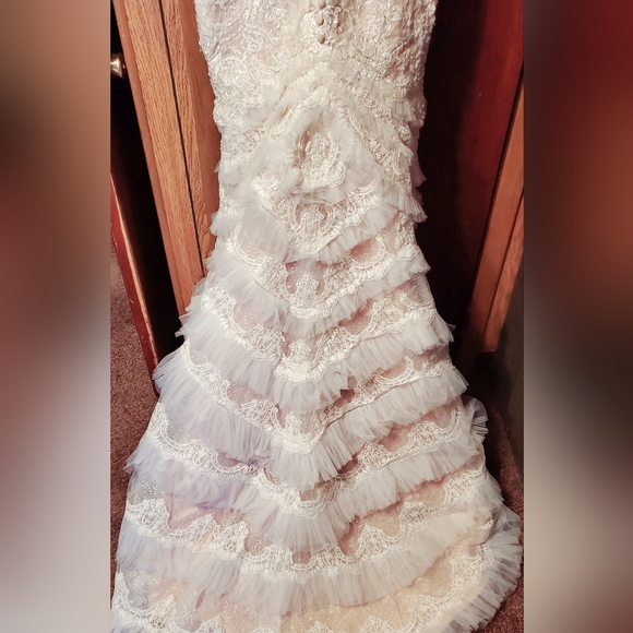 Size 4 Wedding dress, trumpet slip, head piece, veil, ribbon sequence belt. - Picture 9 of 13